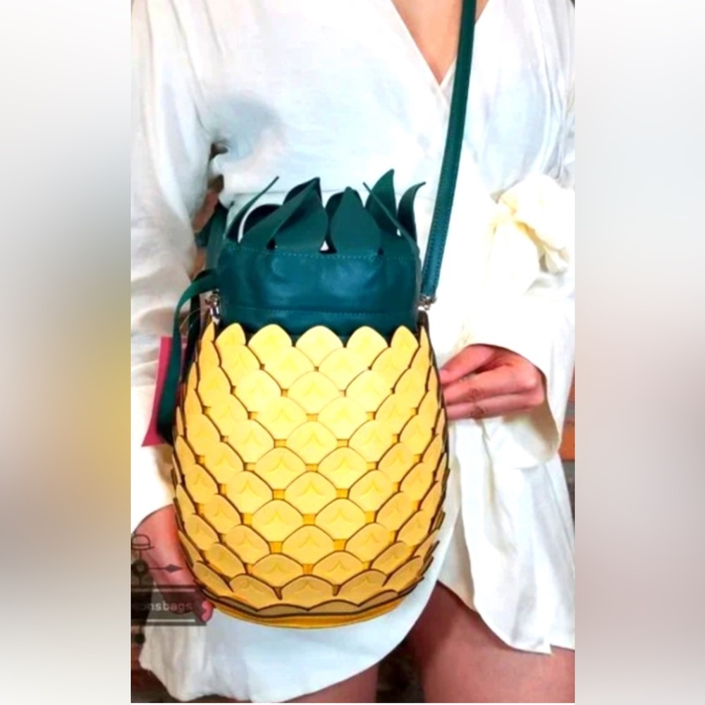 Collectible NWT Kate Spade Pineapple
Crossbody Bucket Bag Amazing Colada…